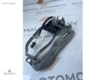 BMW X5 E53 KAPI KOLU İÇ MEKANİZMA BRAKETİ 8243615