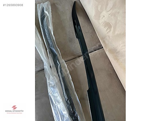 PIANO BLACK BAGAJ SPOILER 122 CM